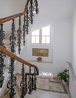 Neoclassical Apartment near Syntagma - Plaka by GHH