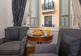 Neoclassical Apartment near Syntagma - Plaka by GHH