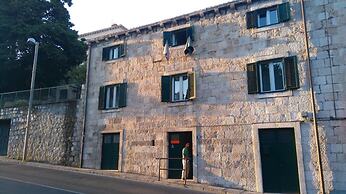 Rooms Villa Garden - Hostel