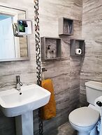 Dolweunydd Bed & Breakfast