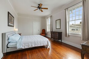 Freret Apartments near Street Car & Tulane