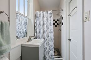 Freret Apartments near Street Car & Tulane