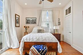 Freret Apartments near Street Car & Tulane