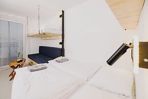 YACHTER CLUB Modrá Čajka