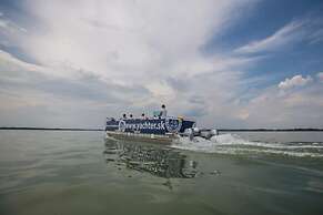 YACHTER CLUB Modrá Čajka