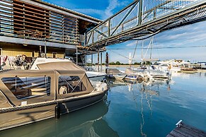 YACHTER CLUB Modrá Čajka