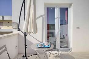 Deluxe Tangerine Court