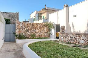 Deluxe Tangerine Court