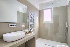 Deluxe Tangerine Court