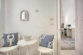 Deluxe Tangerine Court