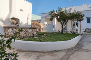 Deluxe Tangerine Court