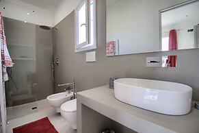 Deluxe Tangerine Court