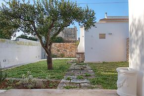 Deluxe Tangerine Court