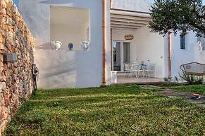 Deluxe Tangerine Court