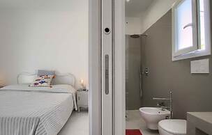 Deluxe Tangerine Court