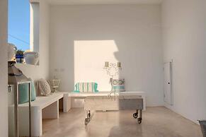 Deluxe Tangerine Court