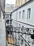 Bright Side Apartment