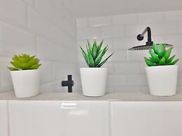 Bright Side Apartment