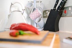 Stay With Empire - Tyldesley Rd