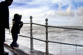 Stay With Empire - Tyldesley Rd