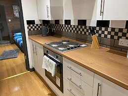 Stay With Empire - Tyldesley Rd