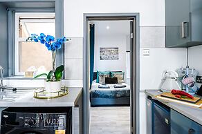 Stay With Empire - Tyldesley Rd