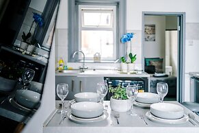 Stay With Empire - Tyldesley Rd