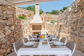 Luxury Scialandre Exclusive Pool Villa