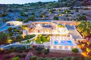 Luxury Scialandre Exclusive Pool Villa