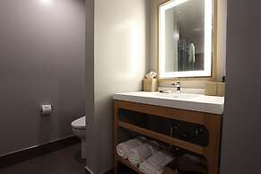 Cedartree Hotel Portland Hillsboro