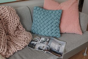 Heart of Ormond Apartment  by Ready Set Host