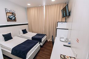 Red Fox Hotel in the center