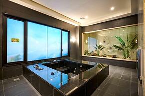 Purple Rainbow Motel