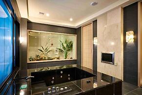 Purple Rainbow Motel