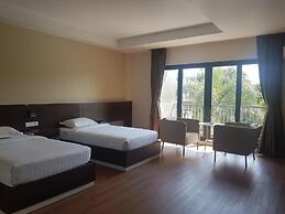 Airport Avenue Hotel