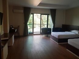 Airport Avenue Hotel