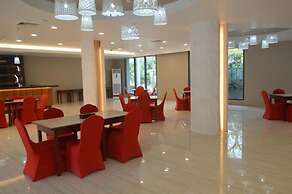 Airport Avenue Hotel