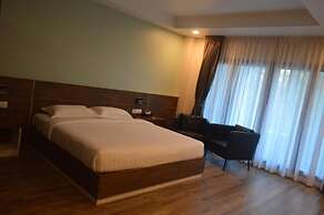 Airport Avenue Hotel