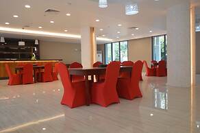 Airport Avenue Hotel