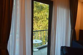 Airport Avenue Hotel