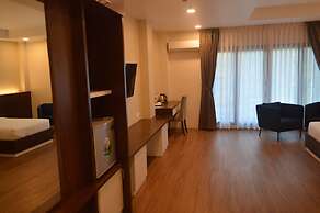 Airport Avenue Hotel