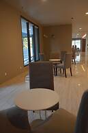 Airport Avenue Hotel