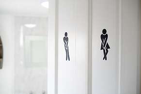 Comfy, 2 Bed House, Sleeps 6 with Garden and Free Parking in Cheltenha