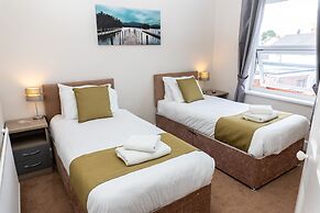 Comfy, 2 Bed House, Sleeps 6 with Garden and Free Parking in Cheltenha