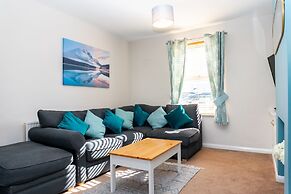 Comfy, 2 Bed House, Sleeps 6 with Garden and Free Parking in Cheltenha