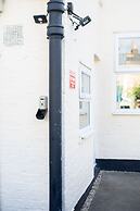 Comfy, 2 Bed House, Sleeps 6 with Garden and Free Parking in Cheltenha