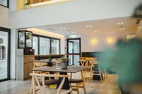 Roseum Boutique Hotel