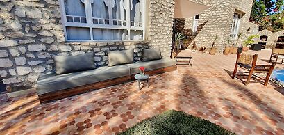 La Maison des Ailleurs