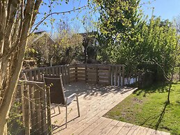 Cozy House Heide 6p at a Canal Near Lake Lauwersmeer