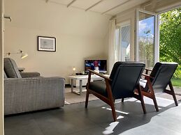 Cozy House Heide 6p at a Canal Near Lake Lauwersmeer